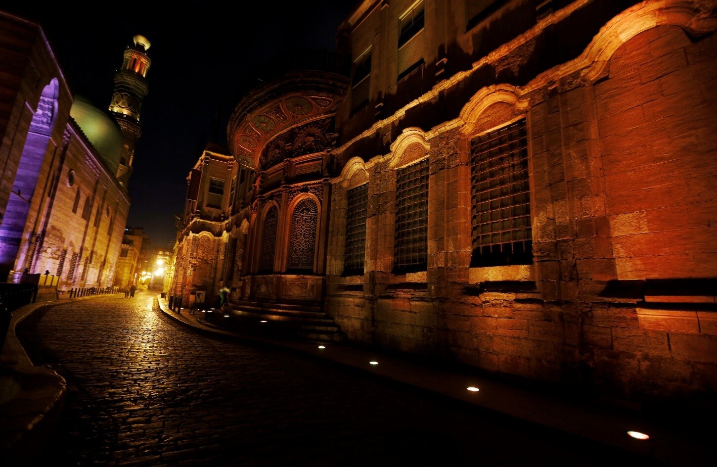 a-great-shot-of-one-of-the-mosques-on-al-muizz-street-at-night